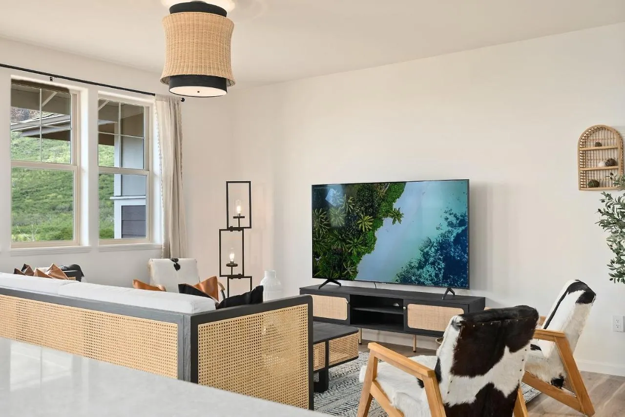 @ Marbella Lane - Mesmerizing Ocean + Mt Views Waianae Holiday home