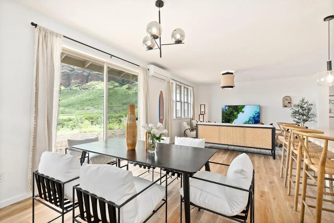 Holiday home @ Marbella Lane - Mesmerizing Ocean + Mt Views Waianae