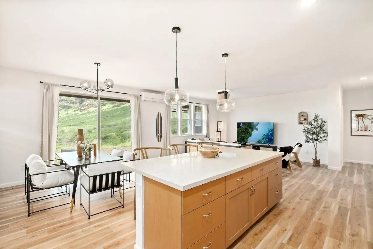 @ Marbella Lane - Mesmerizing Ocean + Mt Views Waianae Holiday home