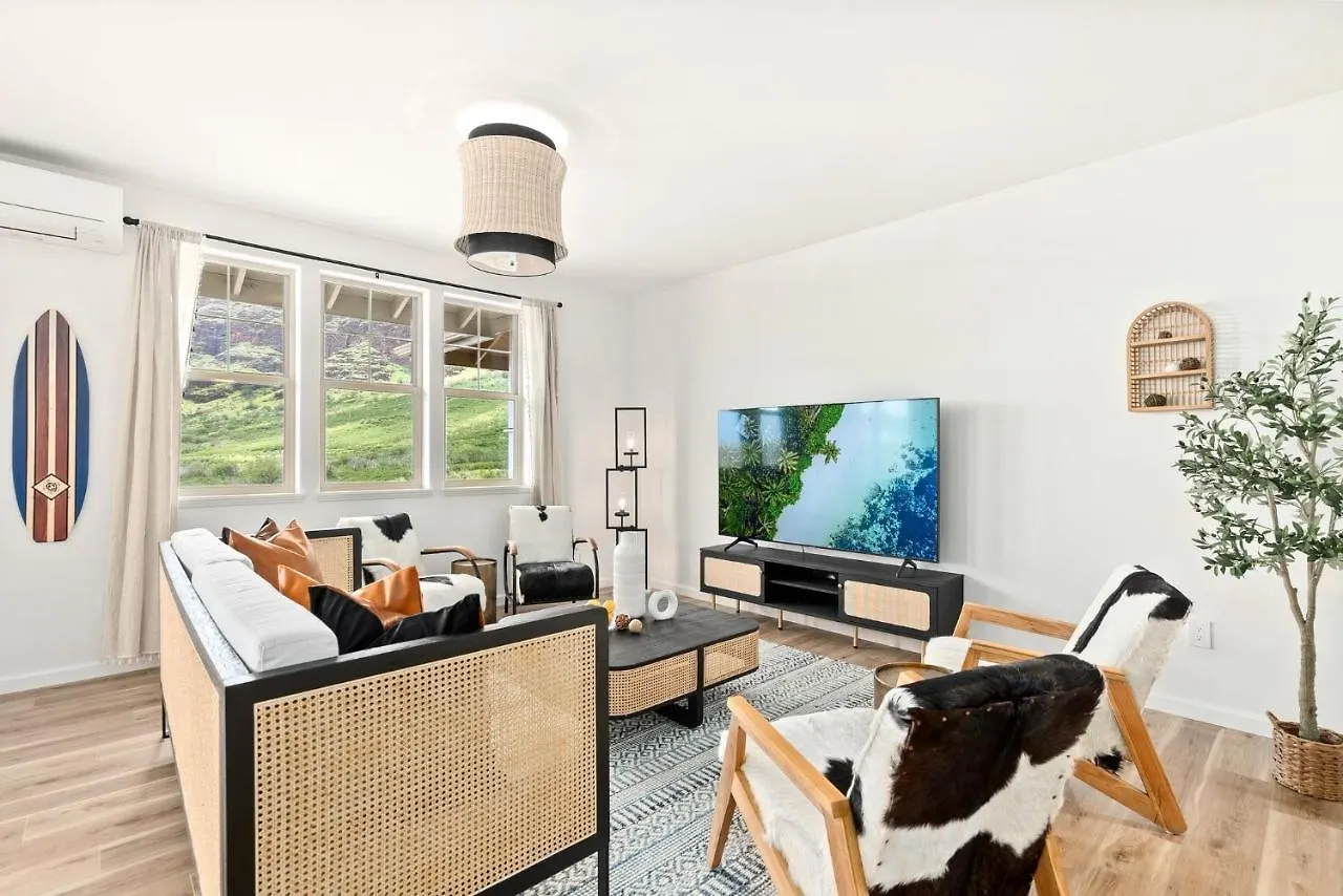 Holiday home @ Marbella Lane - Mesmerizing Ocean + Mt Views Waianae United States