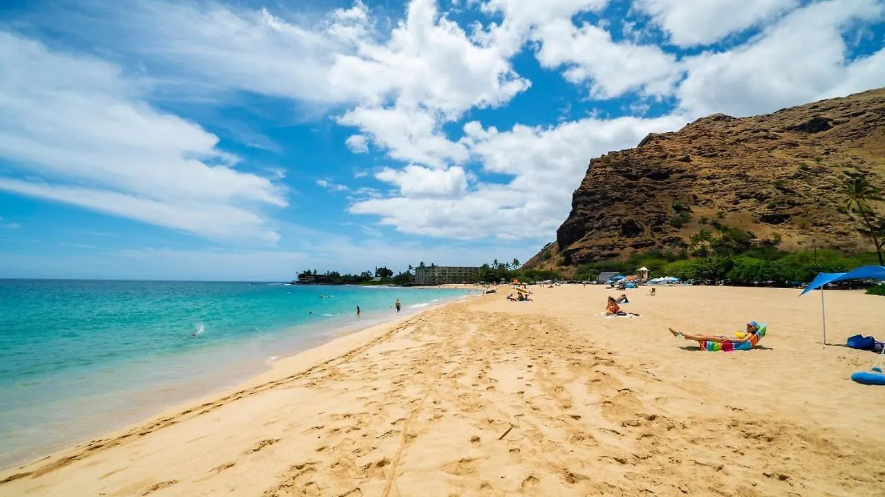 度假居 @ Marbella Lane - Mesmerizing Ocean + Mt Views Waianae